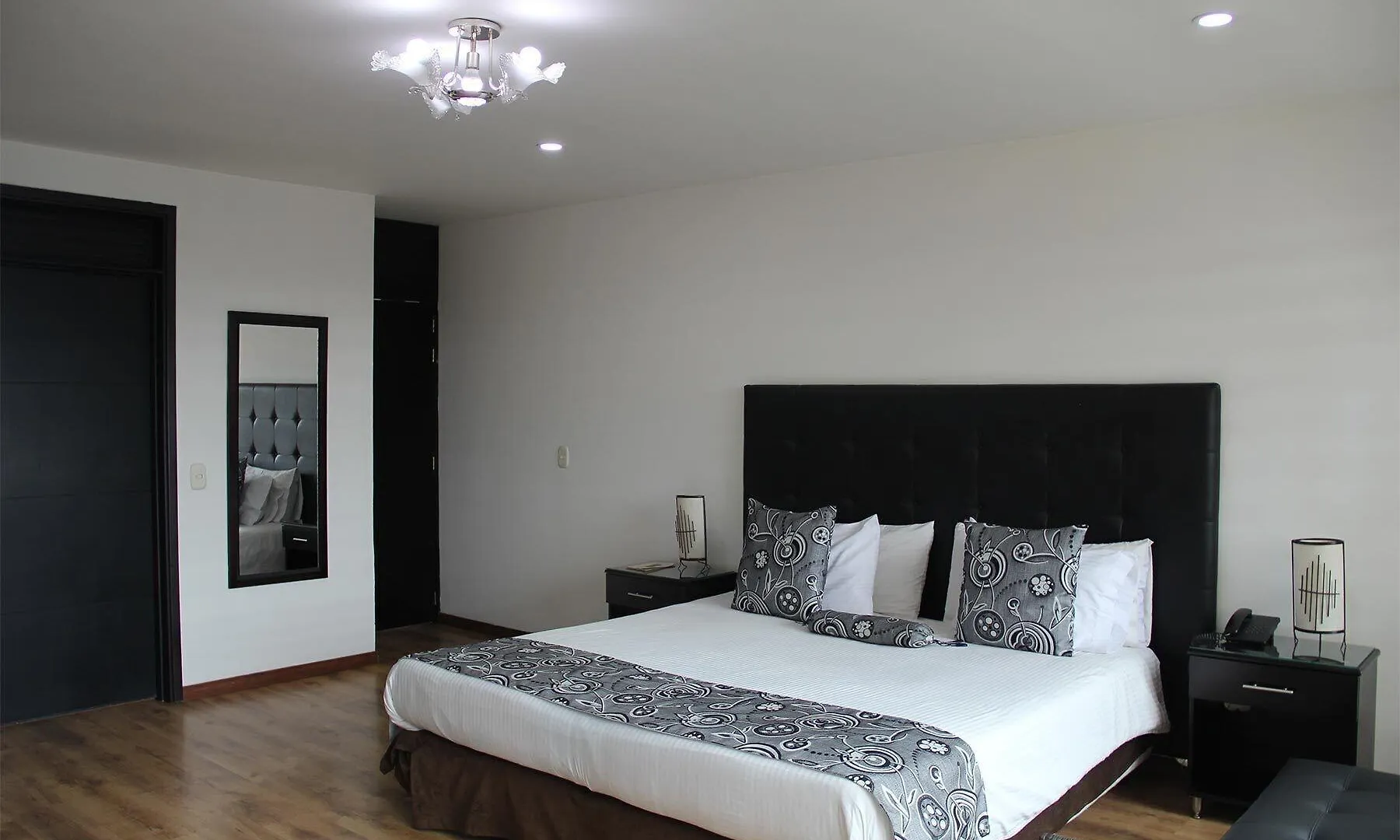 Hotel Santafe Real location